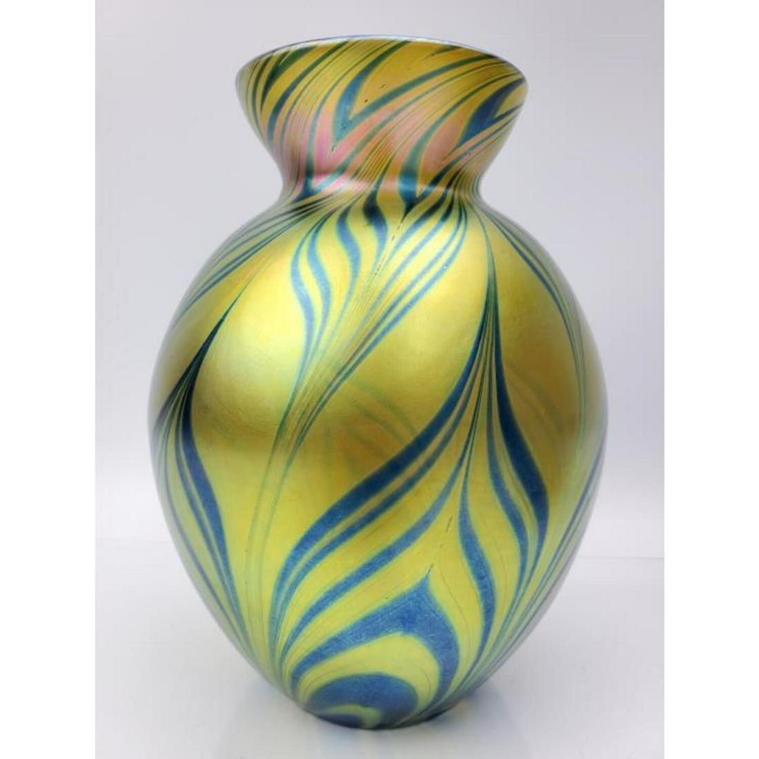 Lundberg Studios Vintage 1982 Art Glass Vase (1 of 4)