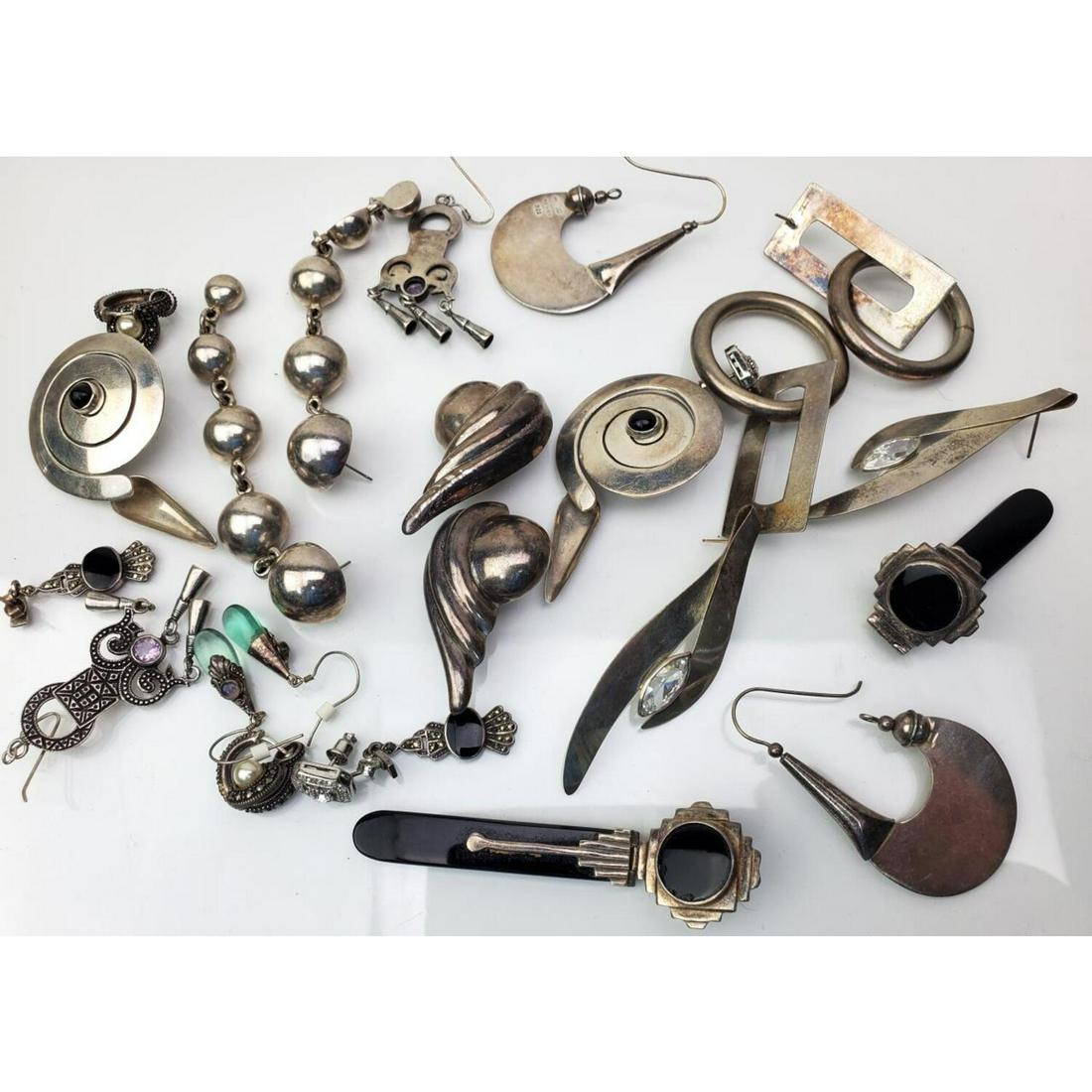 12 Very Fine Sterling Silver Pairs of Earrings (1 of 4)