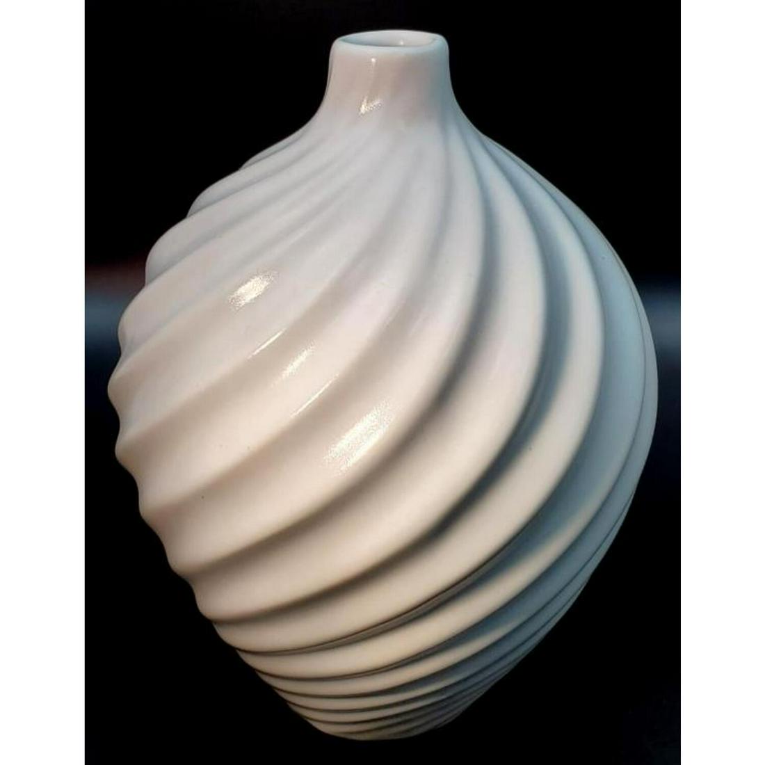 Jonathan Adler, Large Swirl White Vase (1 of 4)