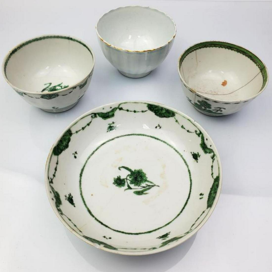 Lot of 4 Antique Chinese Export Porcelain Items (1 of 4)