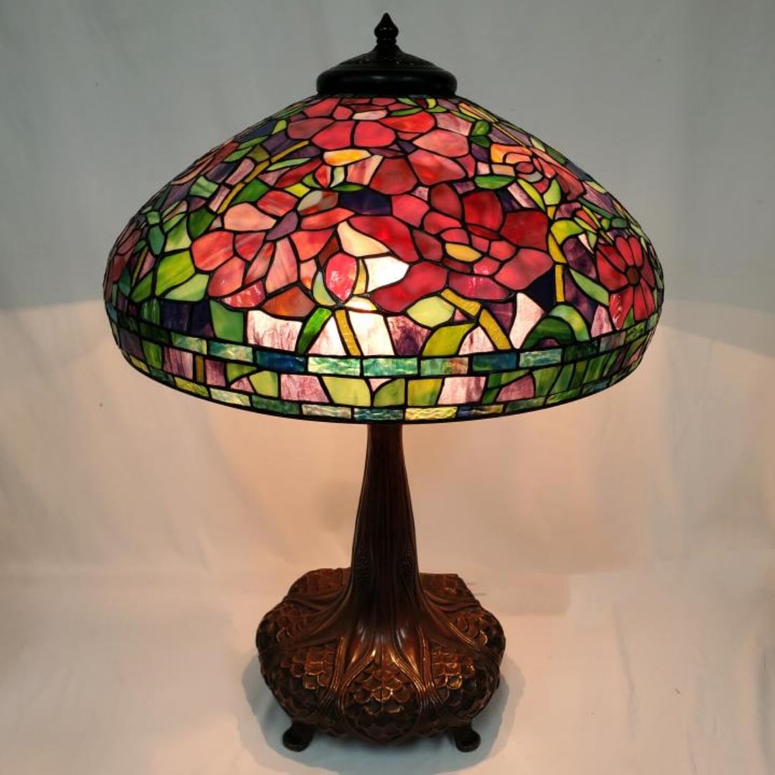 Tiffany Style Vintage Large Leaded Glass Lamp (1 of 7)