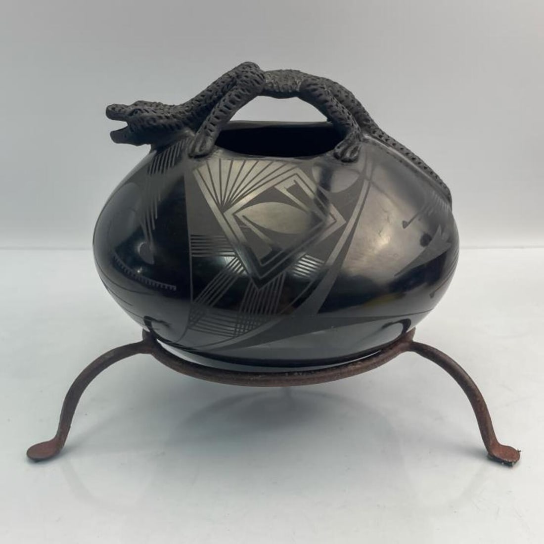 American Indian Rito Talavera Casa Grande Vase (1 of 6)