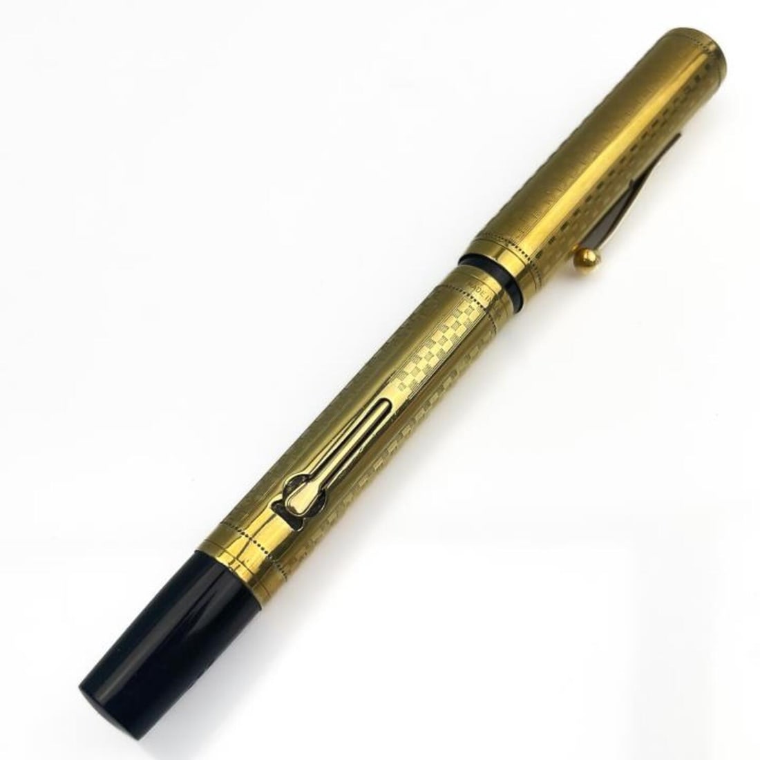 Antique/Vintage Waterman's Fountain Pen: Antique/Vintage Waterman's Fountain Pen. Condition: Generally Very Good. Dimensions: L- 5.5". Provenance: From a Long Island, NY Home. Please note the absence of a Condition Report does not imply that