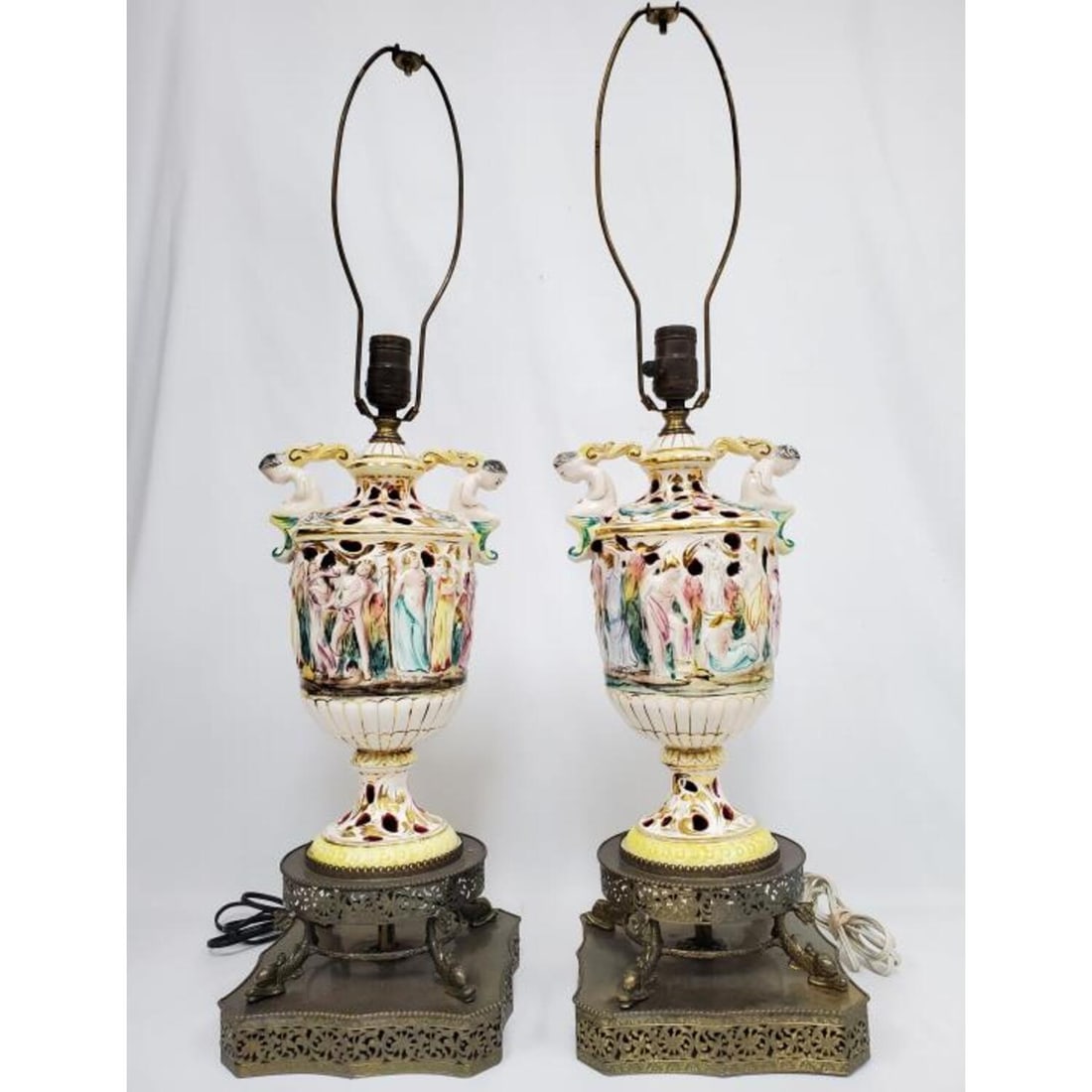 Pair of Vintage Capodimonte Porcelain Lamps (1 of 4)