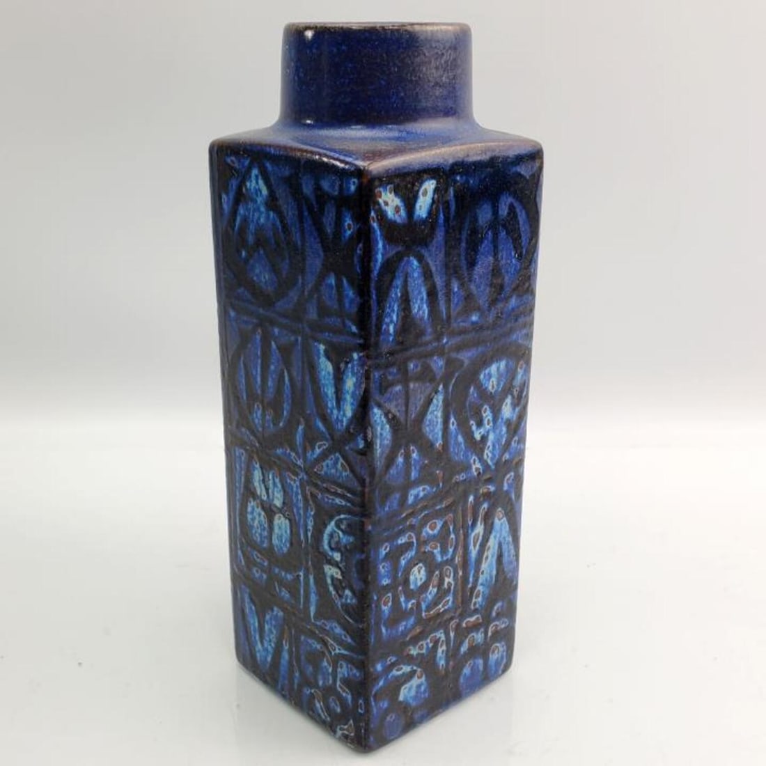 Royal Copenhagen MCM Fajance Vase: Royal Copenhagen MCM Fajance Vase by NNils Thorsson. Fully Signed at the Bottom. Condition: Chip on Corner at the Bottom.Dimensions: H-8.75".Provenance: From a Long Island, NY Estate. Please note the 