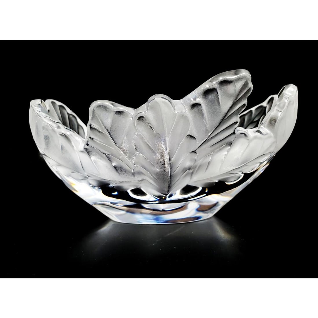 Lalique France Crystal Compiegne Jardiniere Bowl: Vintage Lalique France Crystal Compiegne Jardiniere Bowl. Fully Signed. Condition: Generally Very Good.Dimensions: L-7.5" x W-6" x H-4".Provenance: From a Long Island, NY Home.Please note the absence 