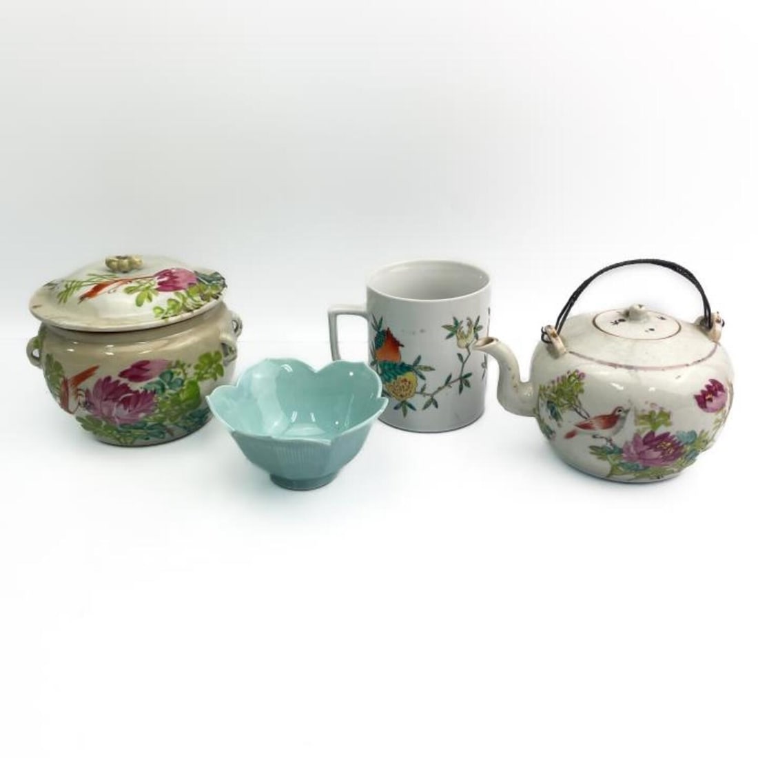 Lot of 4 Chinese Porcelain Items (1 of 4)