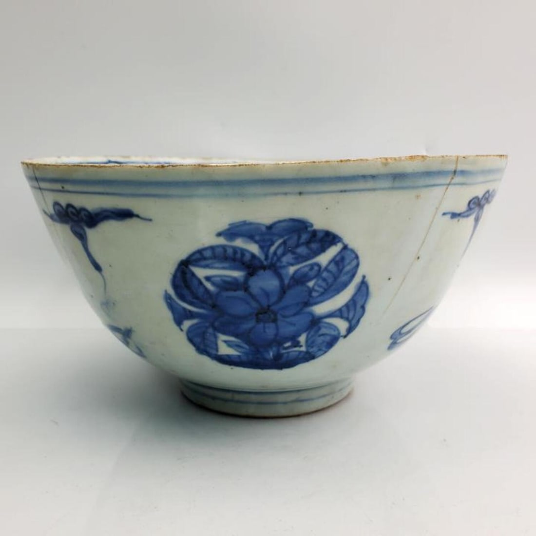 Antique Chinese Ming Dynasty Blue & White Porcelain Bowl: Antique Chinese Ming Dynasty Blue & White Porcelain Bowl w/ Jesuit Symbol. Condition: Chips at the Rim & Repaired Cracks.Dimensions: H-4.25" x Dia-8".Provenance: From a Long Island, NY Home.Please not