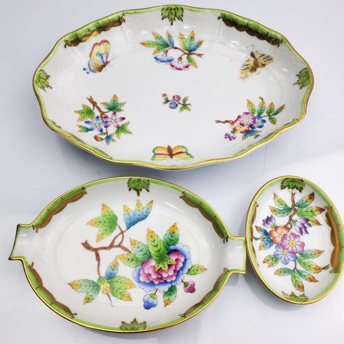 3 Herend Porcelain "Queen Victoria Green" Oval Dishes Including a Tea Caddy (1 of 5)