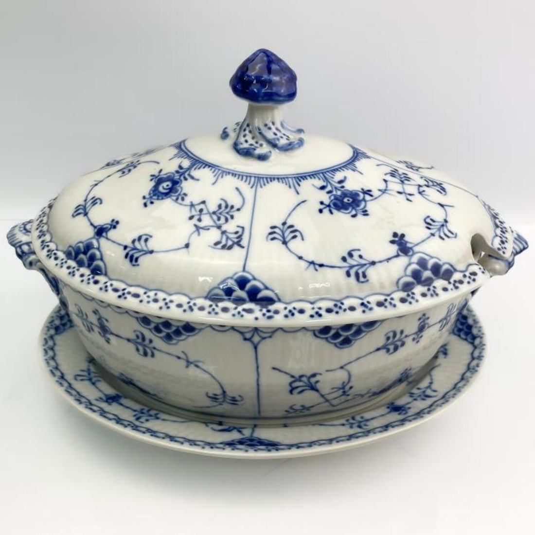 Royal Copenhagen Porcelain "Blue Fluted" Half Lace Tureen and Underplate (1 of 7)