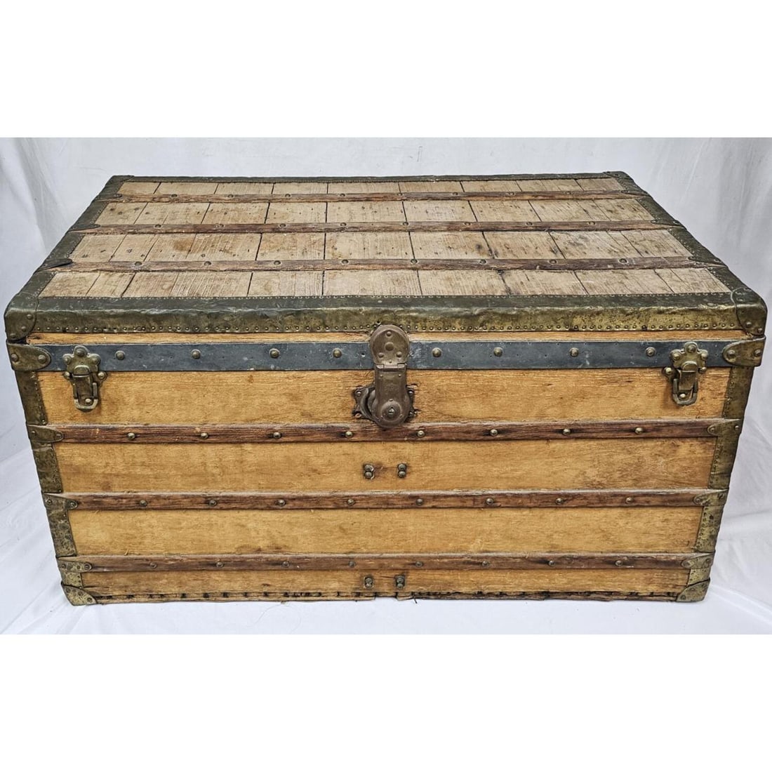 Old Large Louis Vuitton Steamer Trunk (1 of 18)