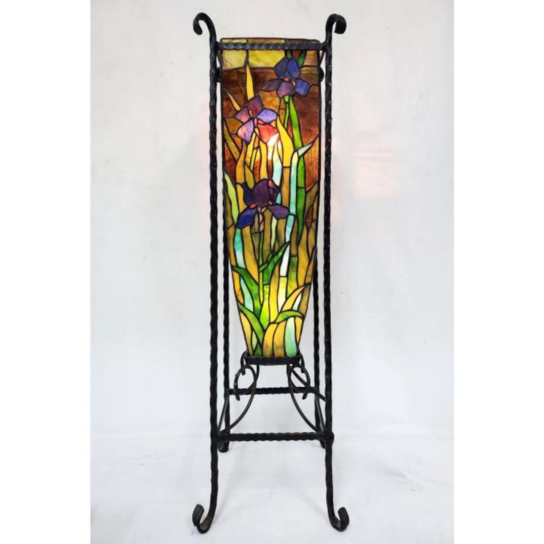 Vintage Tiffany Style Stained Glass Lamp (1 of 5)