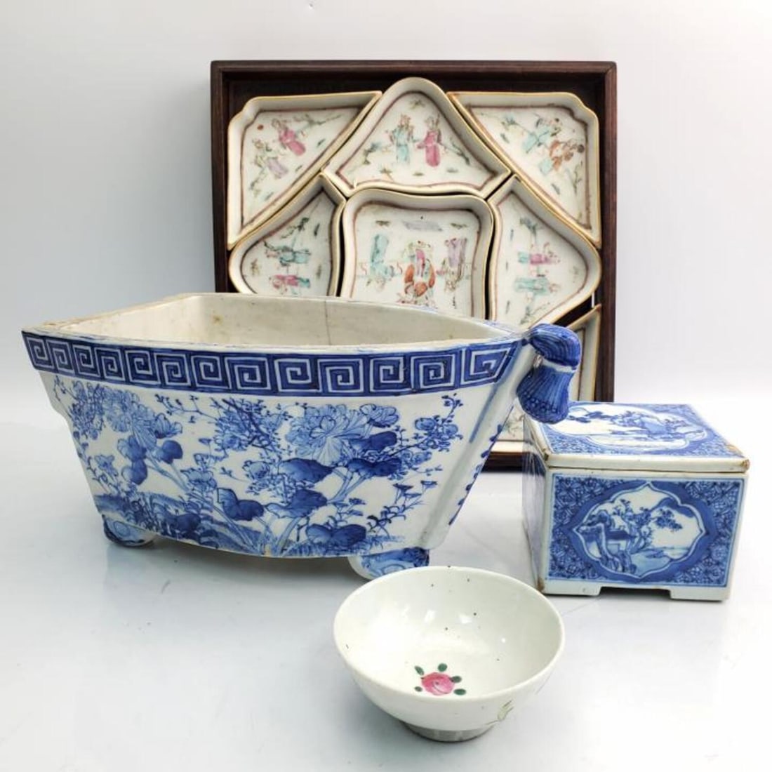 Lot of Chinese Porcelain Items (1 of 4)