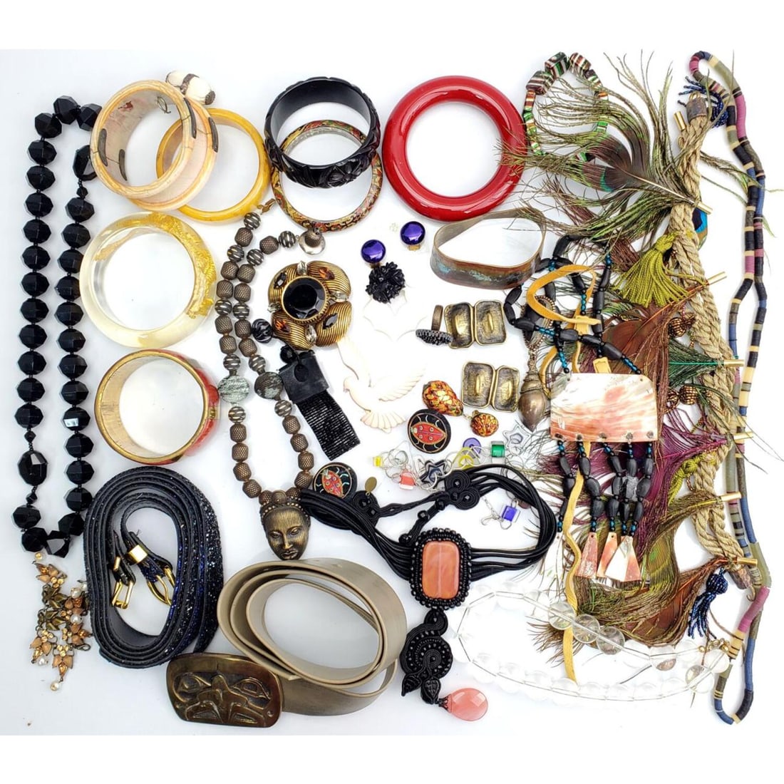 Large Lot of Fine Vintage Costume Jewelry (1 of 5)
