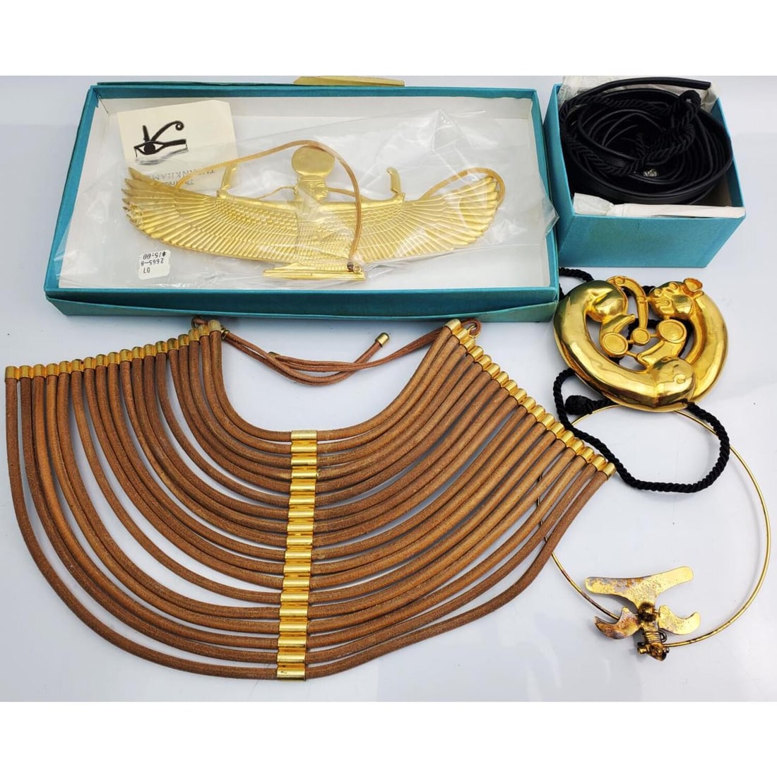 4 Metropolitan Museum of Art Vintage Jewelry (1 of 6)