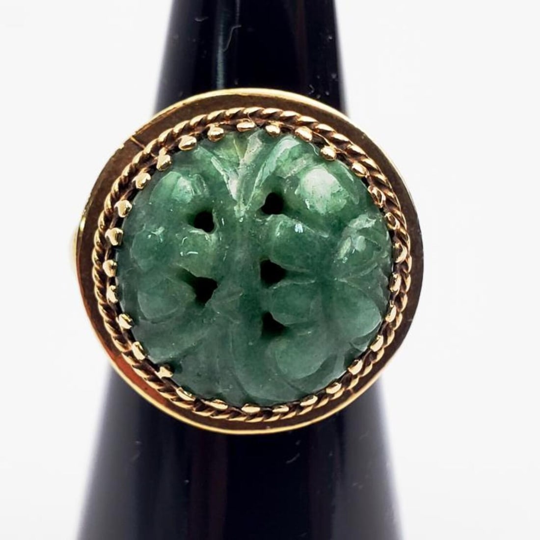 Vintage 14K Gold & Carved Jade Ring (1 of 3)