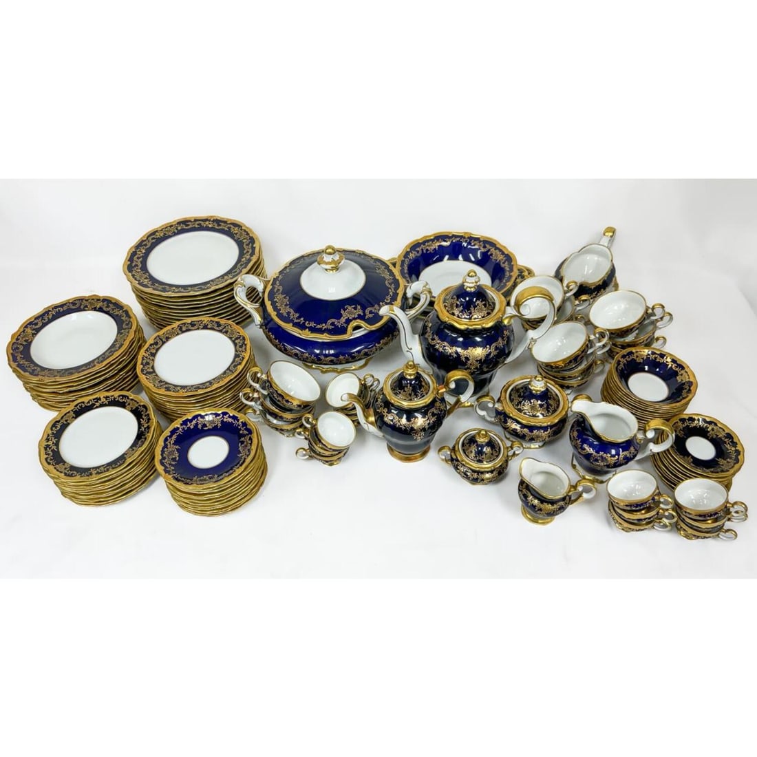 117pc "Weimar" Germany Katharina 7168 Dinner Set (1 of 11)