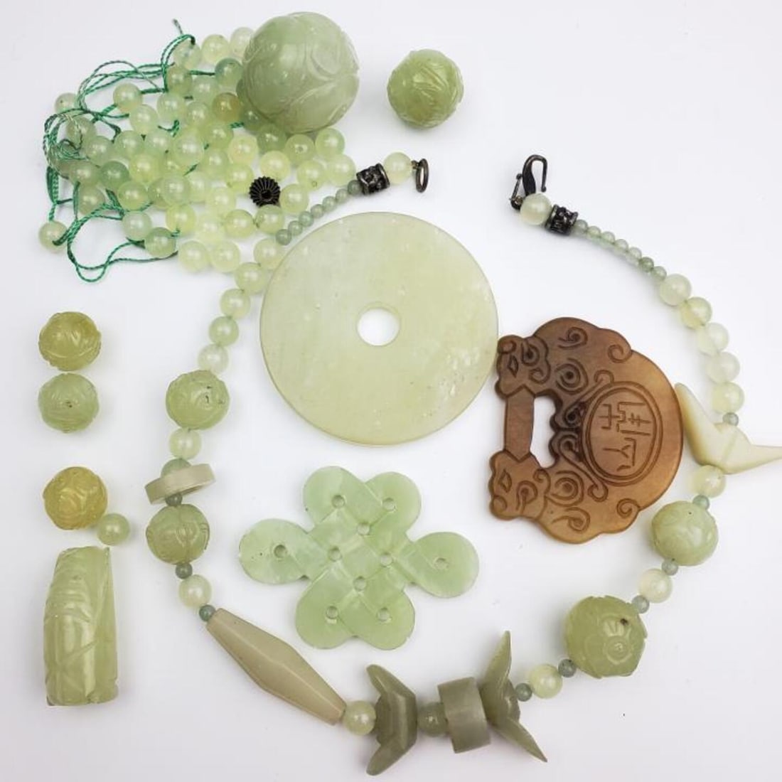 Lot of Chinese Jade & Hard Stones (1 of 3)