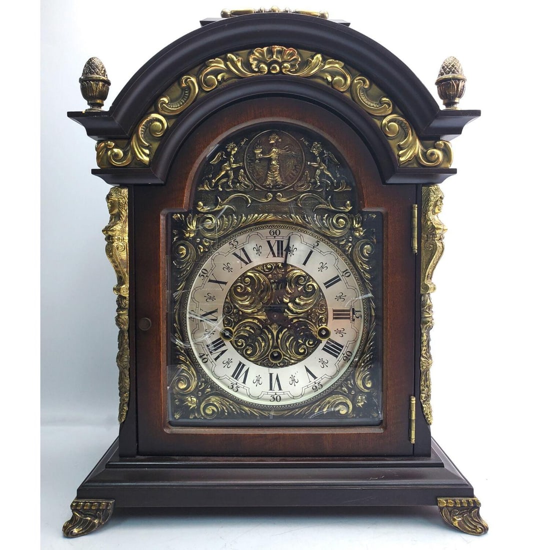 Vintage Urgus German Walnut Table Clock (1 of 10)