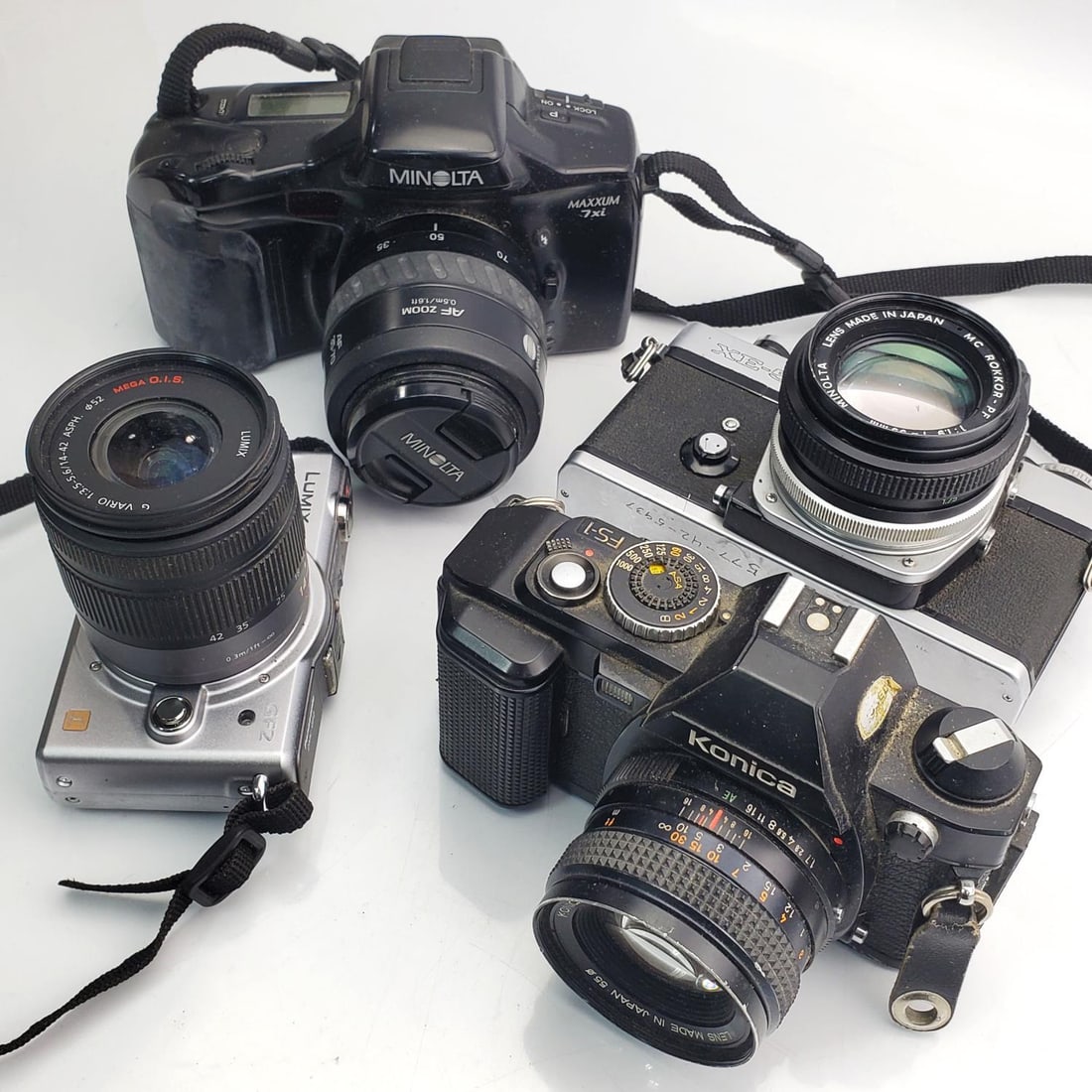 Lot of 4 Vintage Cameras (1 of 3)