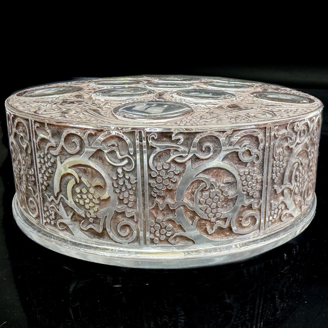 Vintage Lalique "Roger" Crystal Glass Powder Box (1 of 7)