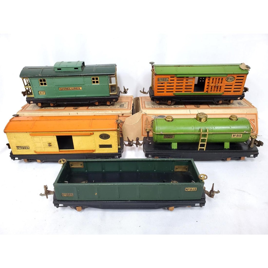 5 Very Old Lionel Train Engines in Original Boxes (1 of 3)