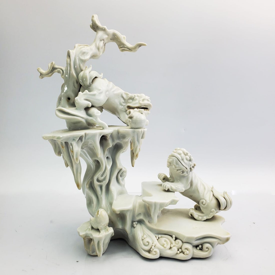Antique Chinese Porcelain & White Glaze Figure (1 of 5)