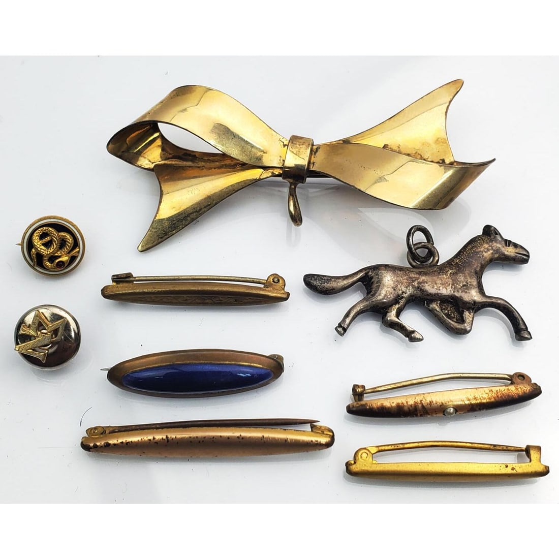 Lot of Vintage Silver & Gold Filled Jewelry: Lot of Vintage Silver & Gold Filled Jewelry. Condition: Generally Very Good. Dimensions: Various Sizes. Provenance: From a Long Island, NY Estate. Please note the absence of a Condition Report does no