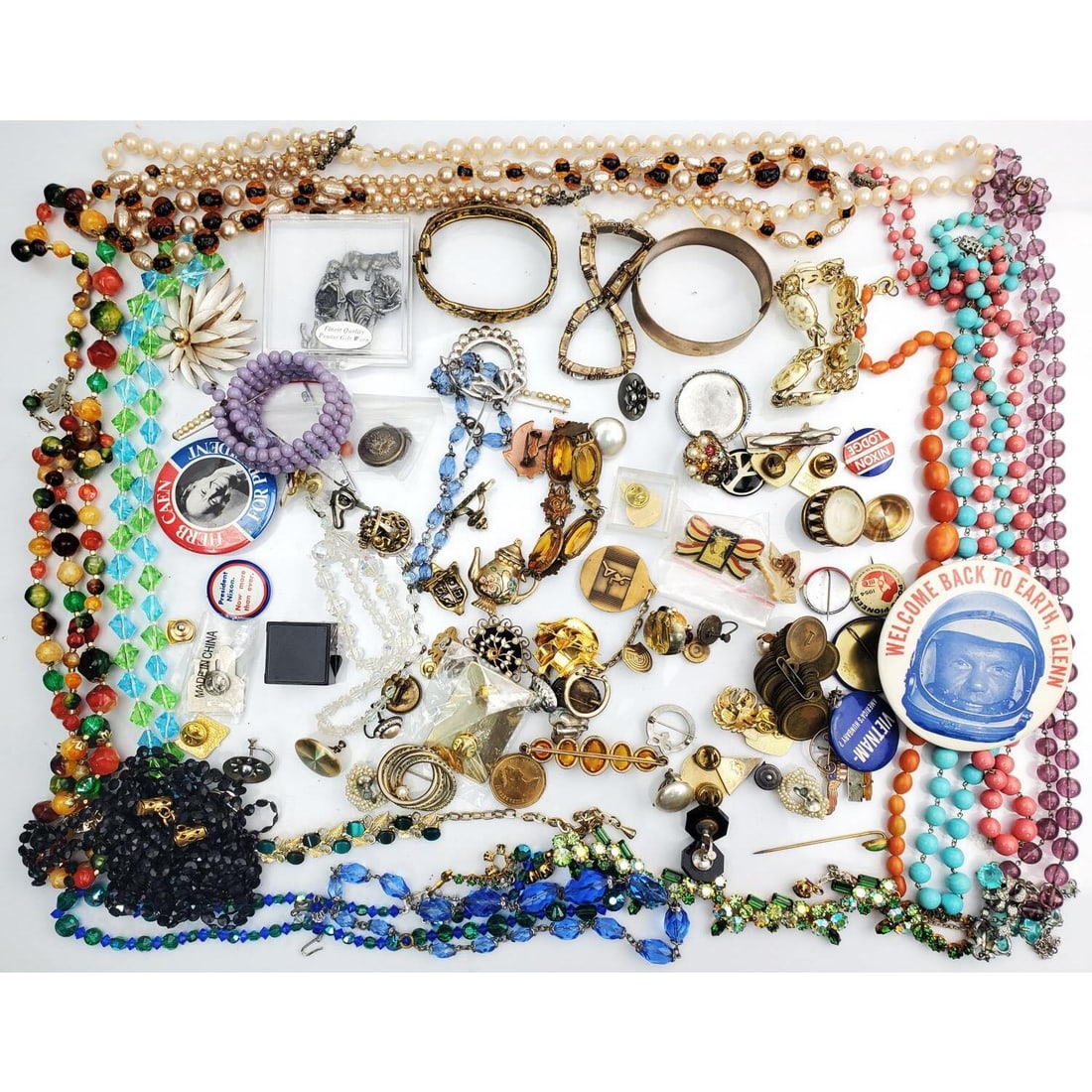 Large Untested Bag Lot of Costume Jewelry (1 of 4)