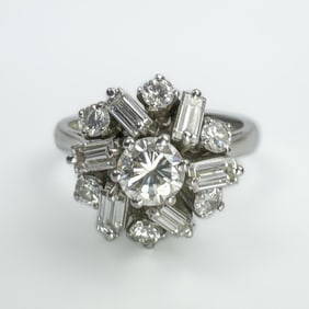 Fine 18K White Gold & Diamonds Ladies Ring