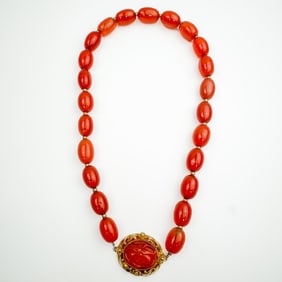 Exceptional 18K Gold & Carved Agate Necklace