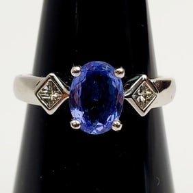18K White Gold, Blue Tanzanite, and Diamonds Ring