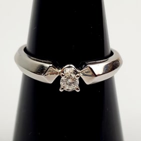 14K White Gold and Diamond Ring