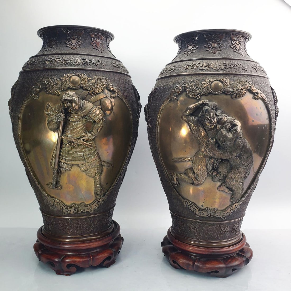 Antique Japanese Meji Period Signed Bronze Vases (1 of 11)