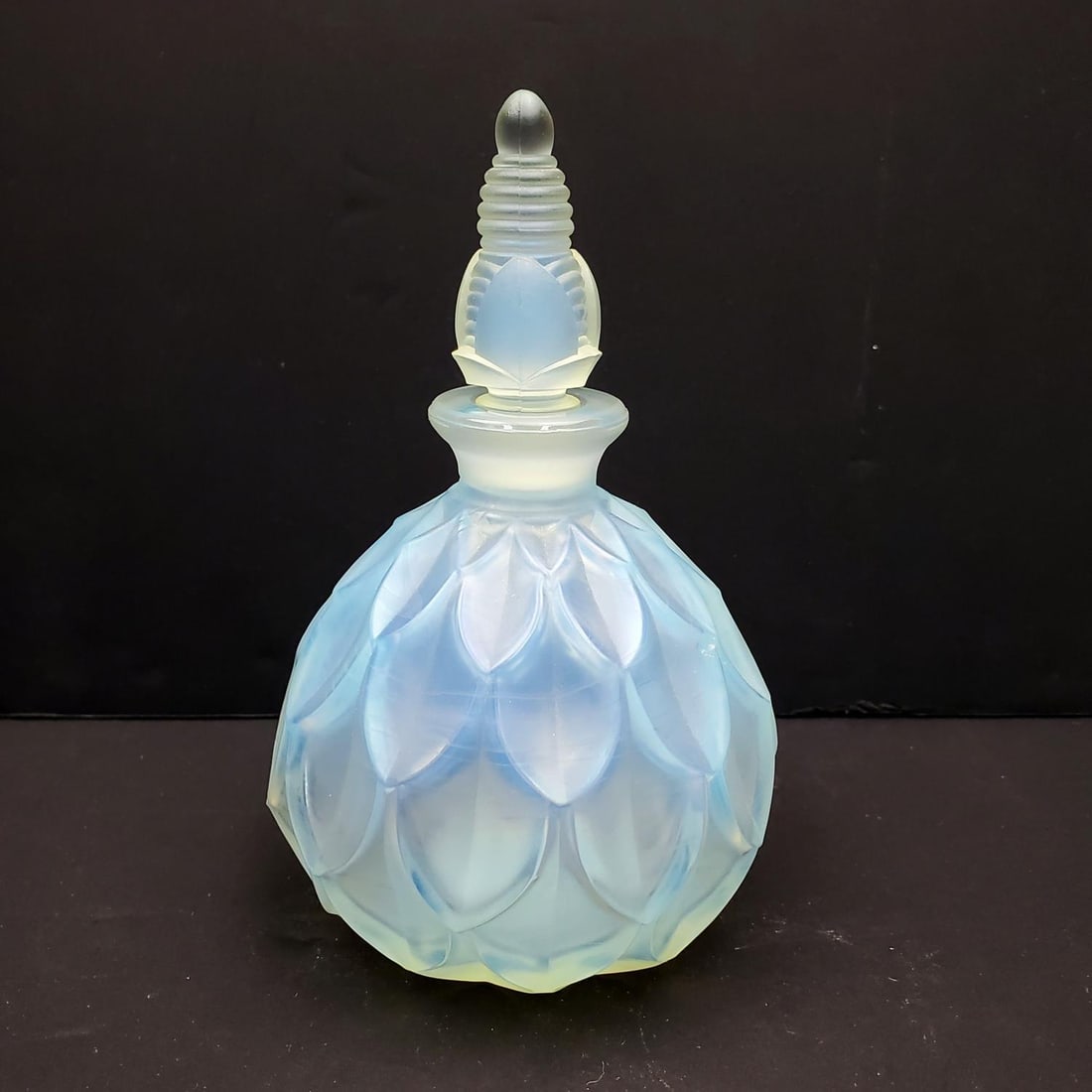 Sabino France Opalescent Glass "Petalia" Perfume: Sabino France Opalescent Art Glass "Petalia" Perfume Bottle w/ Stopper. Fully Signed at The Bottom. Condition: Generally Very Good. Dimensions: Total H-5.5" x Dia-3.5". Provenance: From a Long Island,