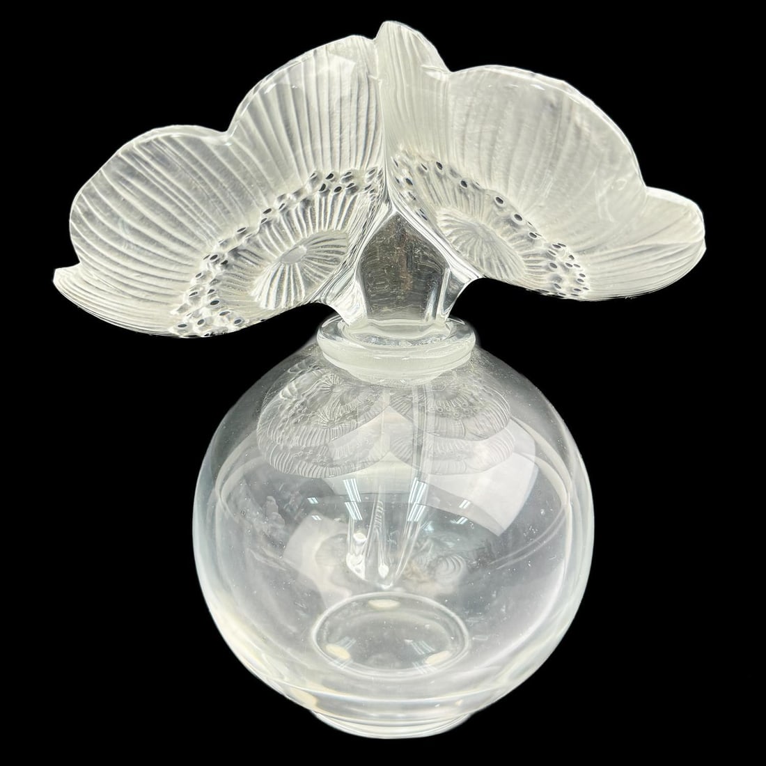 Vintage Lalique "Deux Anemones" Crystal Perfume: Vintage Lalique "Deux Anemones" Crystal Glass Perfume Bottle. Fully Signed. Condition: The Bottle is In Excellent Condition. The Stopper Has a Very Small Chip That Was Glued. Dimensions: Dia-5.5" x To