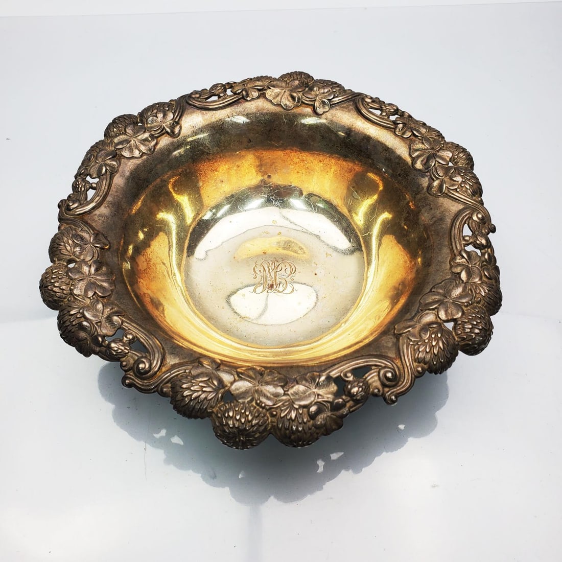 Tiffany & Co Makers Sterling Silver Bowl: Tiffany & Co Makers Sterling Silver Bowl. Fully Marked & Numbered 1378 & 2478. Condition: Excellent. Monogrammed. Dimensions: Dia-9" x H-2.5". Weight: 383g/12.31ozt. Provenance: From a Long Island, NY
