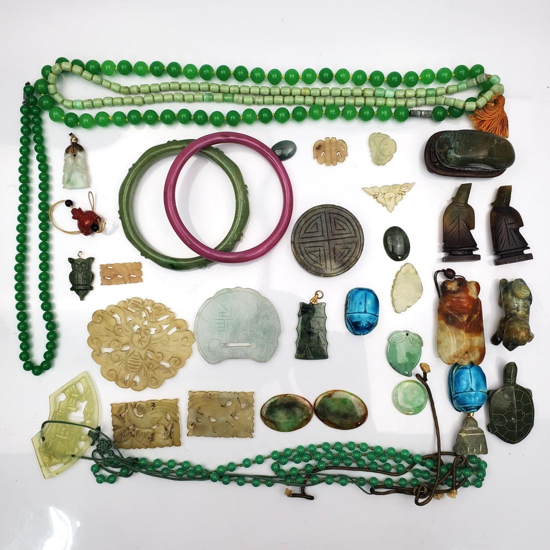 Large Lot of Chinese Jade, Hard Stone, Etc. Items (1 of 5)