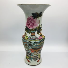 Chinese Enameled Porcelain Vase