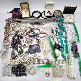 Bag Lot of Jewelry & Costume Jewelry