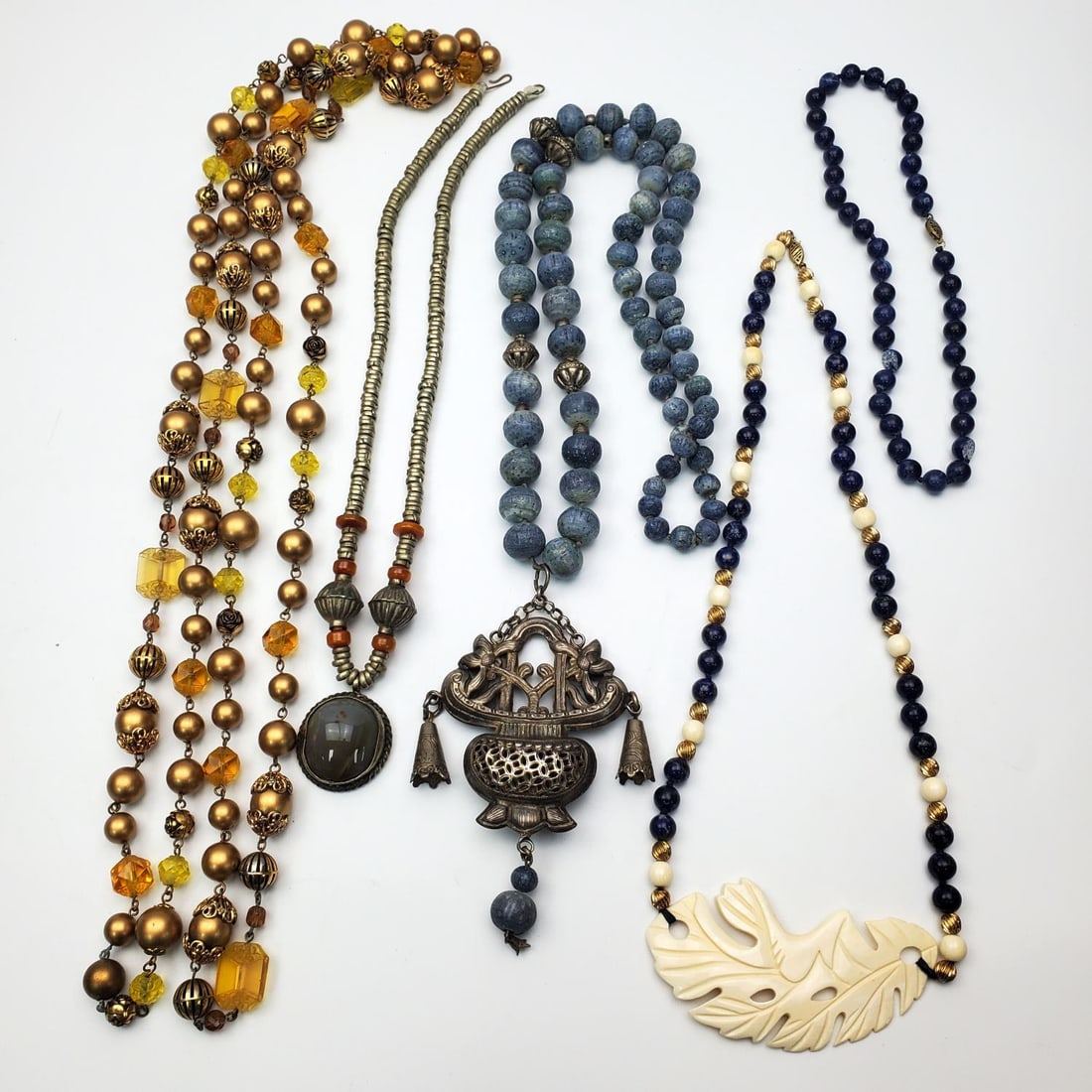 5 Vintage Jewelry Necklaces, 1 w/ Silver Mounts (1 of 3)