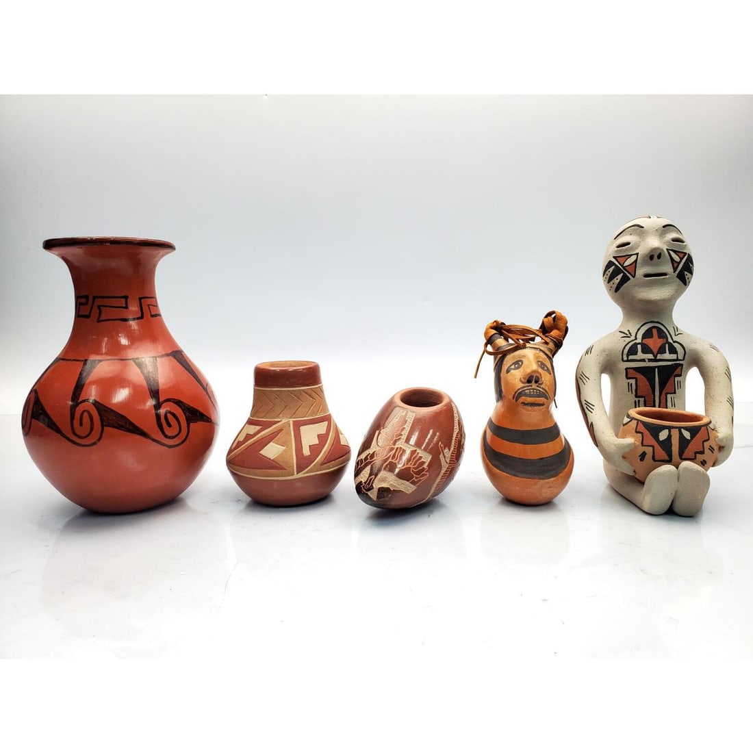 Lot of 5 Native American Pottery Items (1 of 3)