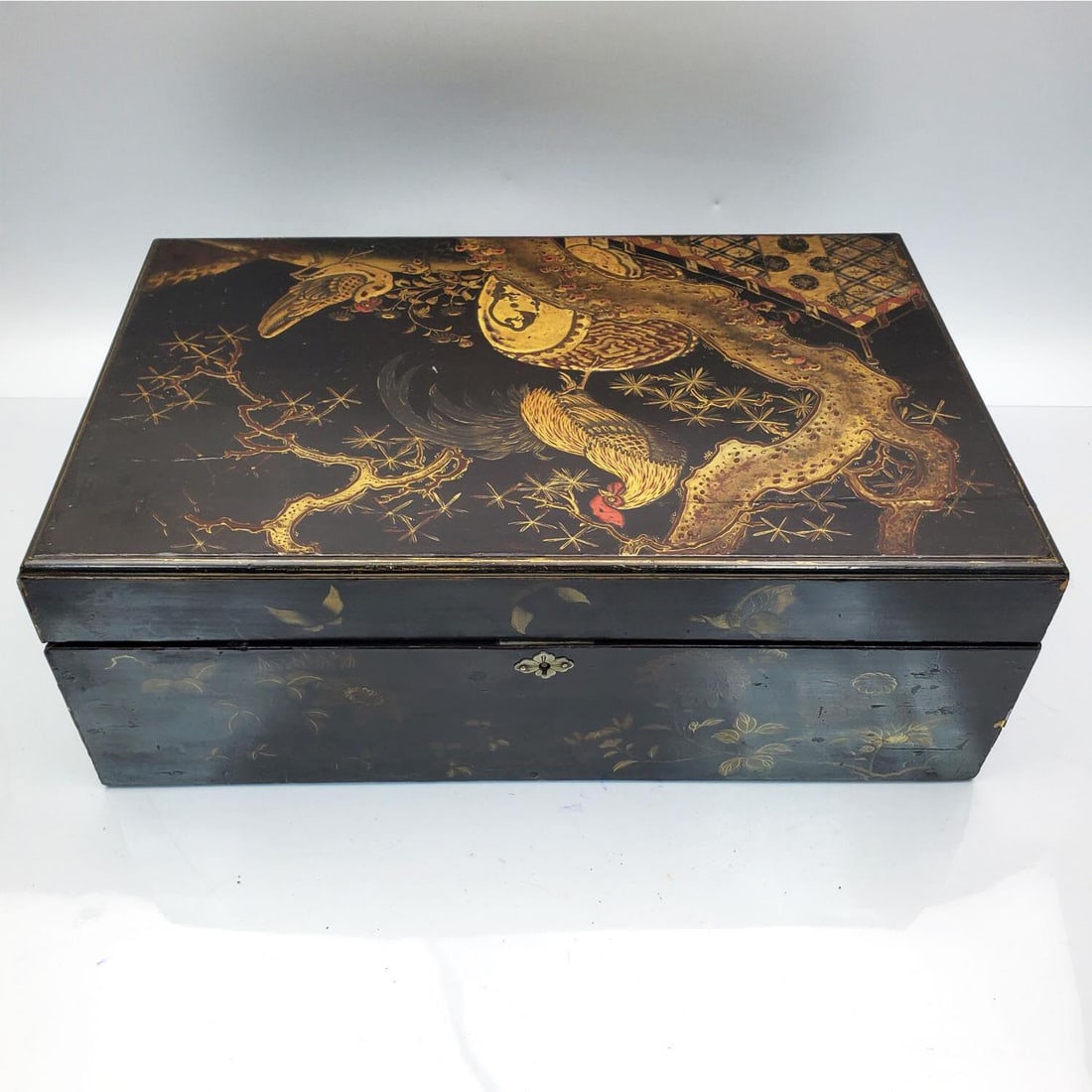 Japanese Lacquered Wood Traveling Writing Desk: Japanese Lacquered Wood Traveling Writing Desk w/ Key. Condition: Generally Good. Dimensions: L-17" x W-10" x H-5.5". Provenance: From the Estate of an Important Private Long Island, NY Collector. Col