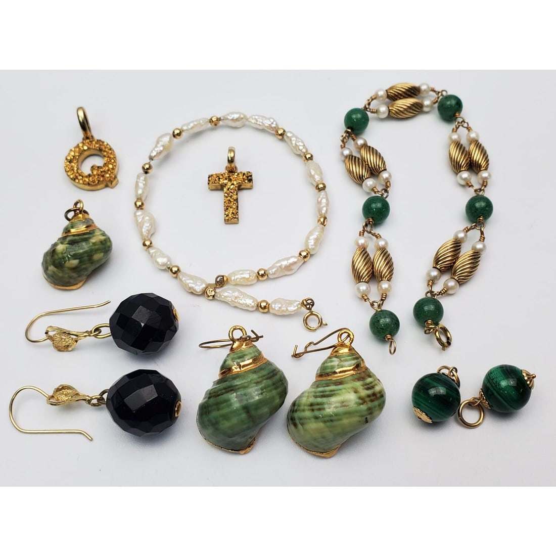 Lot of Low Karat Gold Jewelry Items (1 of 5)