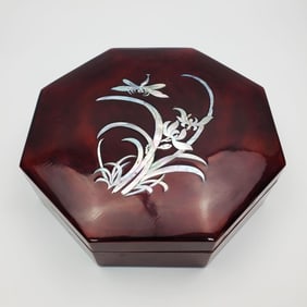 Vintage Chinese Octagonal Lacquer Box
