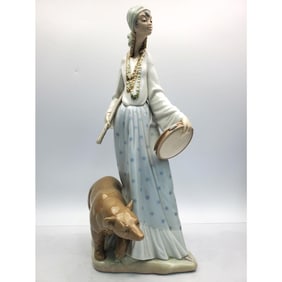 Lladro Porcelain Figure "Gypsy Woman With Bear"