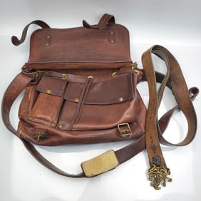 Lot of 2 Vintage Leather Items