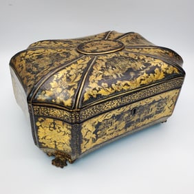 Fine Chinese Lacquer & Hand-Painted Footed Box