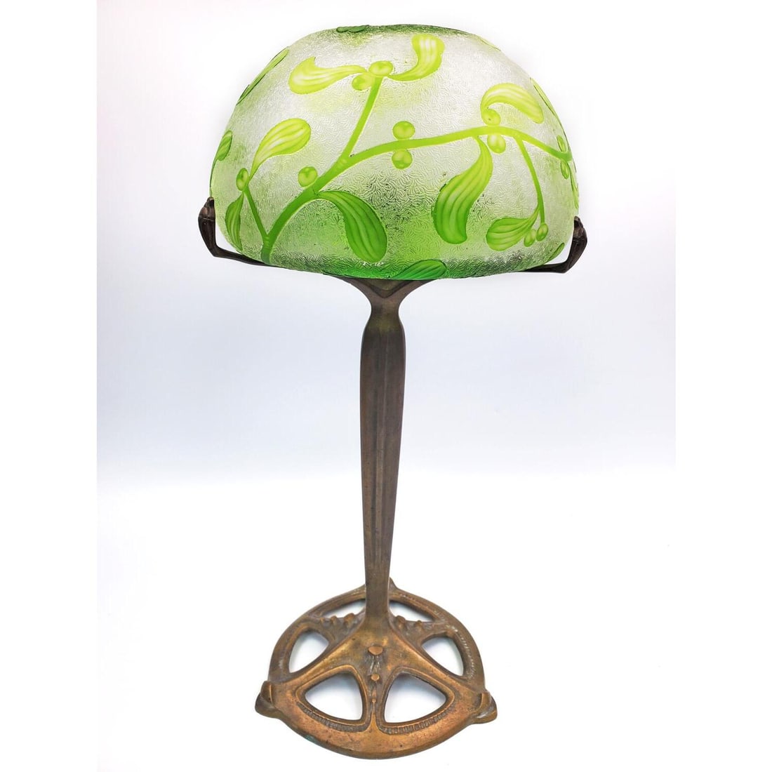 Rare Art Nouveau Baccarat Glass & Bronze Lamp: Rare Art Nouveau Antique Baccarat Glass & Bronze Lamp. The Bronze is by Jules Cayette, Nancy. This Lamp is Circa 1890, The Glass Turns Green Under Ultra Violet Light. Bronze is Fully Signed. Baccarat