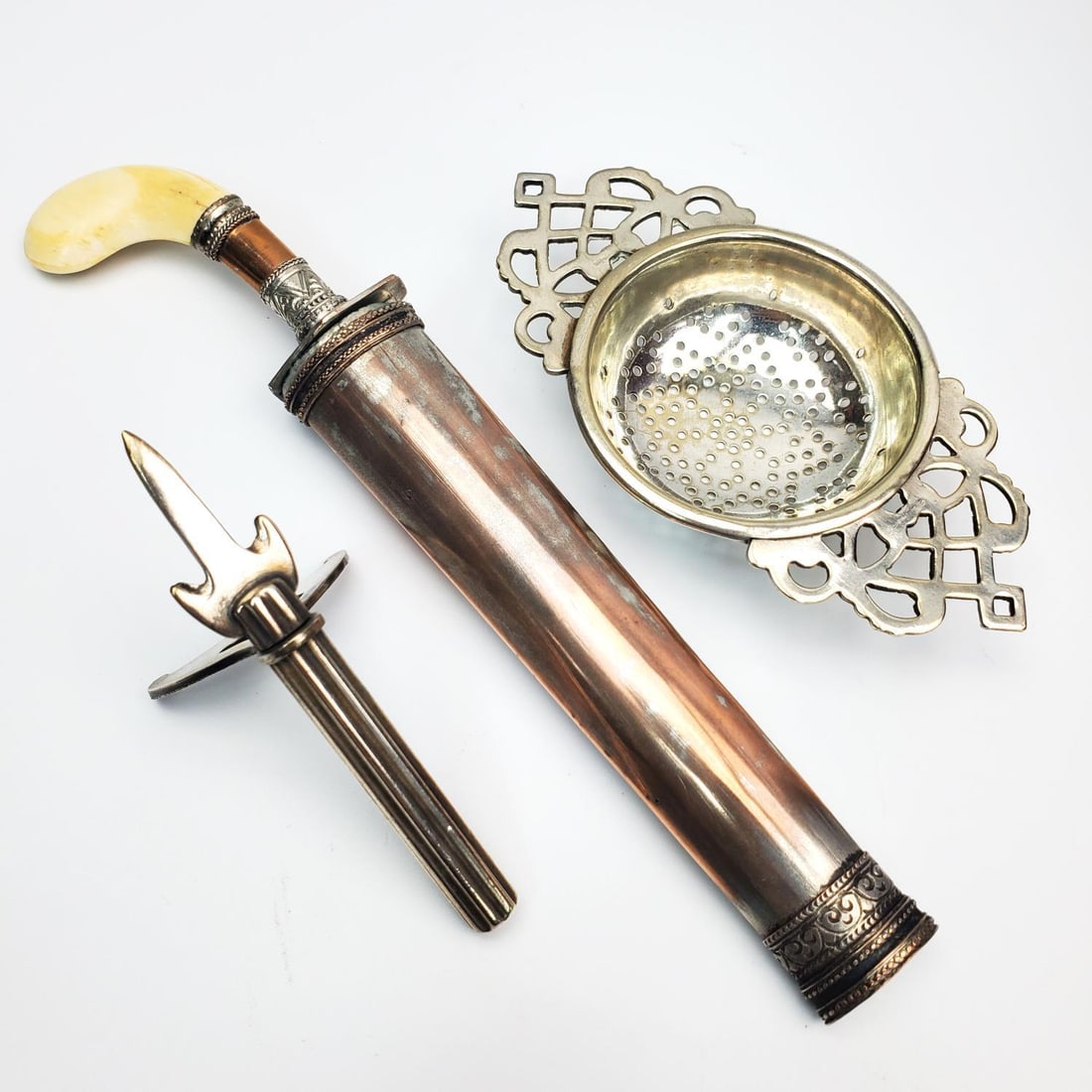 Interesting Lot of 3 Vintage Silver Plated Items (1 of 6)